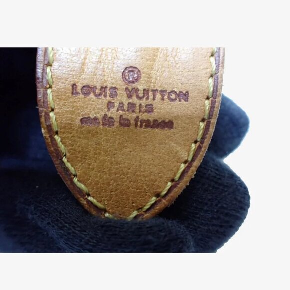 Louis Vuitton Monogram Pouch 26 cm - Picture 7 of 8